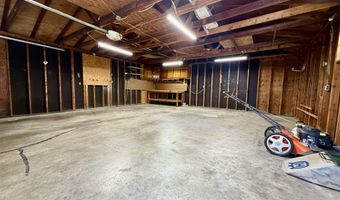 1915 7th St, Bedford, IN 47421