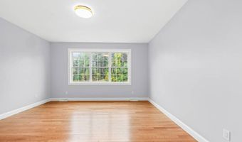 222 Briarwood Ct, Albany, NY 12203