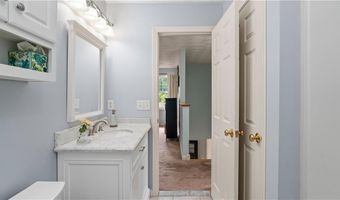28 Narragansett Rd, Cumberland, RI 02864