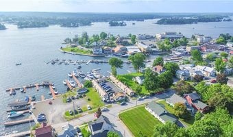 24 Bethune St, Alexandria Bay, NY 13607