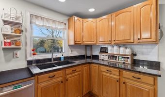 26 Algerine St, Berkley, MA 02779