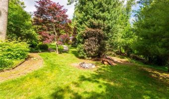 429 Woonsocket Hill Rd, North Smithfield, RI 02896