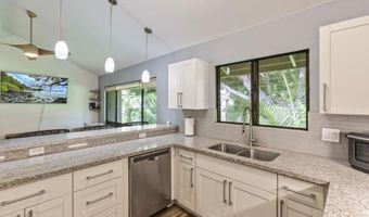 15 KULANIHAKOI St 12E, Kihei, HI 96753