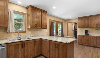 18519 Farm Road 2000, Aurora, MO 65605
