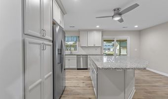 402 Chippendale Ln, Bonneau, SC 29431