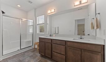 51 Walkabout Dr, Aberdeen, NC 28315