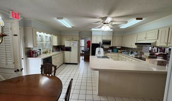 240 Whittle Cir, Ashburn, GA 31714