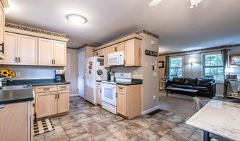 33 Merrimack Rd C, Amherst, NH 03031