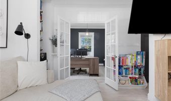 110 Spofford Ave, Warwick, RI 02888