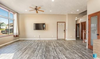 808 N Quartz Ave, Brandon, SD 57005