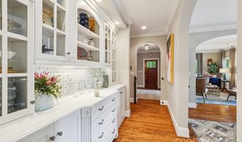 1701 Dearmon Dr, Charlotte, NC 28205