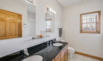 500 E Sherwood Dr, Addison, IL 60101