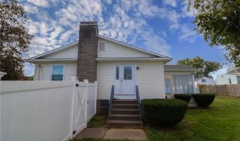 18 Meadowcrest Dr, Cumberland, RI 02864