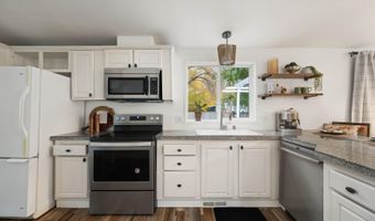 316 S 9th St, Benton City, WA 99320