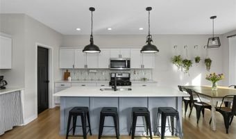 2203 Barry Dr, Adel, IA 50003