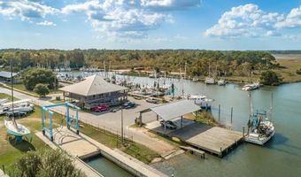 340 Bay City Rd, Apalachicola, FL 32320