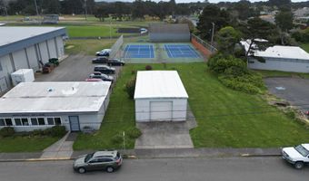 485 9TH St, Bandon, OR 97411