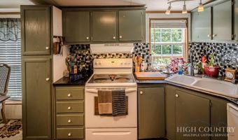 461 Reuben Wooten Rd, Banner Elk, NC 28604