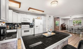 10823 Wyllia Rd, Benton, AR 72019
