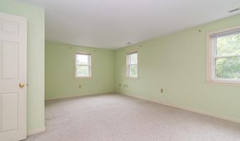 17 Harbor Hill Dr, Bourne, MA 02532