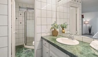 7945 Shadow Hill Dr, La Mesa, CA 91941