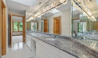 1760 W Whispering Ct, Addison, IL 60101