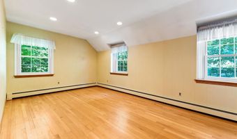 60 Boulder Dr, Auburn, ME 04210