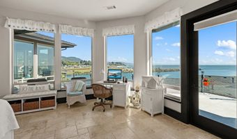108 SEA CLIFF Ter, Brookings, OR 97415