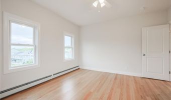 529 Wood St 4th Floor 4, Bristol, RI 02809