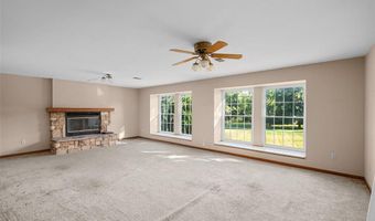 8628 Hillery Dr, Affton, MO 63123