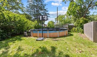 82 Vera St, Warwick, RI 02886