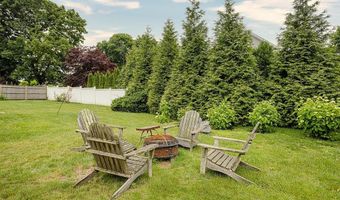 50 Cole St, Jamestown, RI 02835