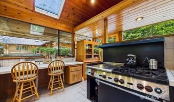 14361 Maple Creek Rd, Arcata, CA 95550