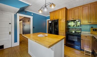788 Union St, Bangor, ME 04401