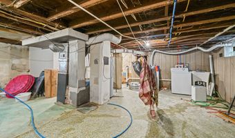 1067 Mercer Ave, Akron, OH 44320