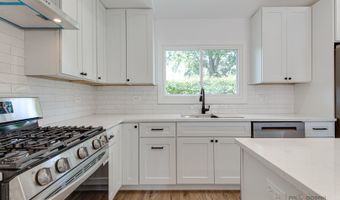 522 N Castle Rd, Addison, IL 60101