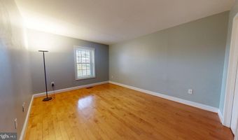 951 S ROLFE St 1, Arlington, VA 22204