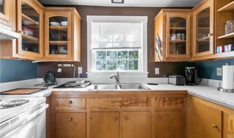 26 Perry St 1, Newport, RI 02840