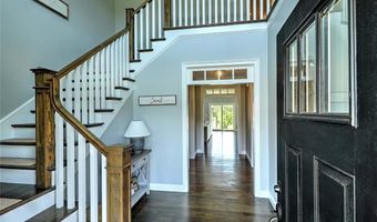 1 W Farm Rd, Smithfield, RI 02917