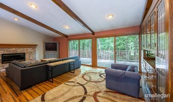 550 Greentree Ln NE, Ada, MI 49301