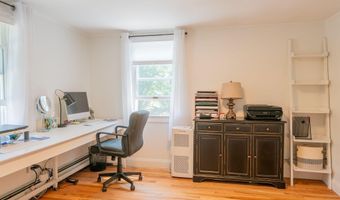 32 Pleasant Hill Rd, Falmouth, ME 04105