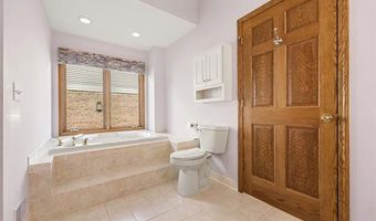 10404 Saint John Dr, Algonac, MI 48001