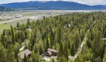 386 Spruce St, Alpine, WY 83128