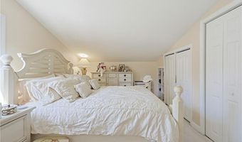 33 Airy Acres Dr, Glocester, RI 02814