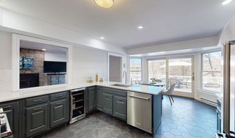 42 Wedgewood Dr, Danbury, CT 06811