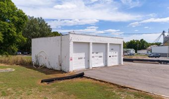 240 N Main St, Adairville, KY 42202