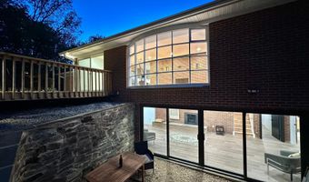 17821 POND Rd, Ashton, MD 20861