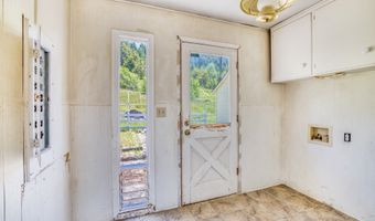 48587 HIGHWAY 242, Broadbent, OR 97414
