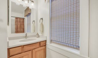 654 Main St, Antioch, IL 60002