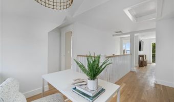 104 Second St, Newport, RI 02840